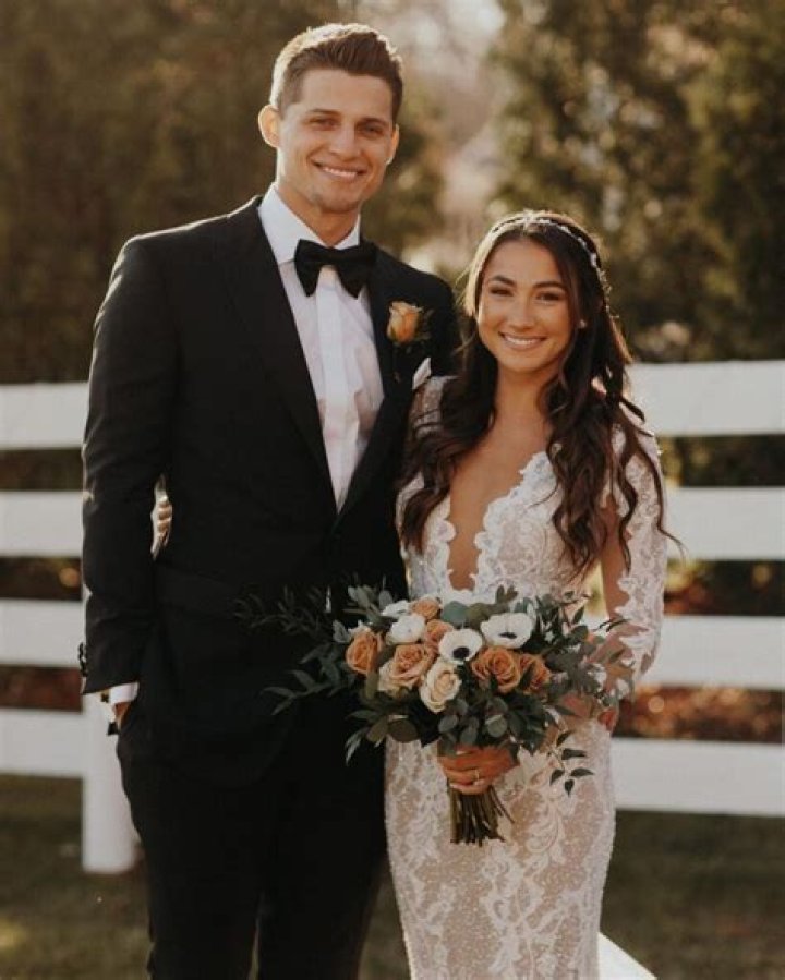 What Is Corey Seager Wife Ethnicity? Nationality And Religion